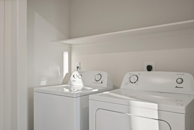 Building Photo - Brand New 2-Story Townhome