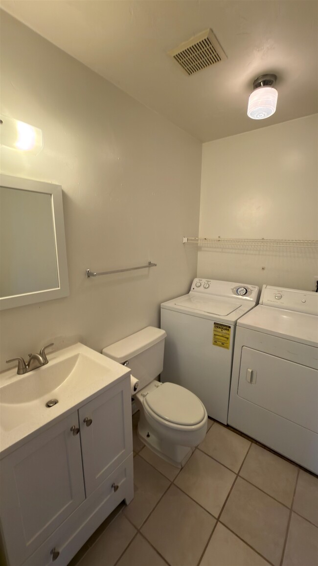 Building Photo - 1315 Airport Dr