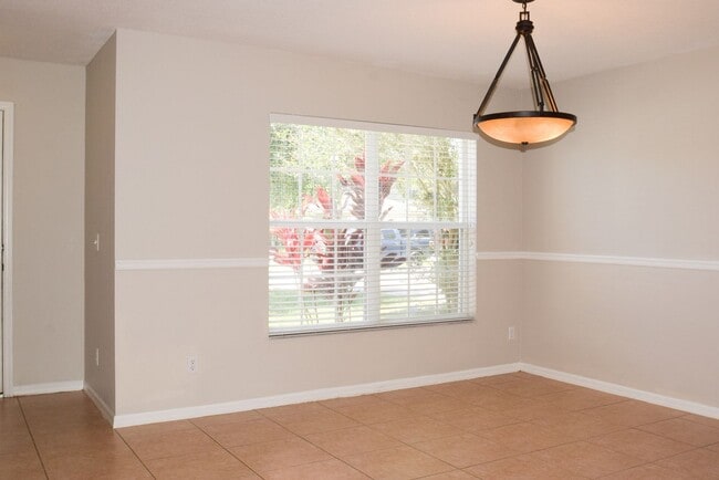 Building Photo - Comfortable 4/2.5 Home at Waterford Trails...