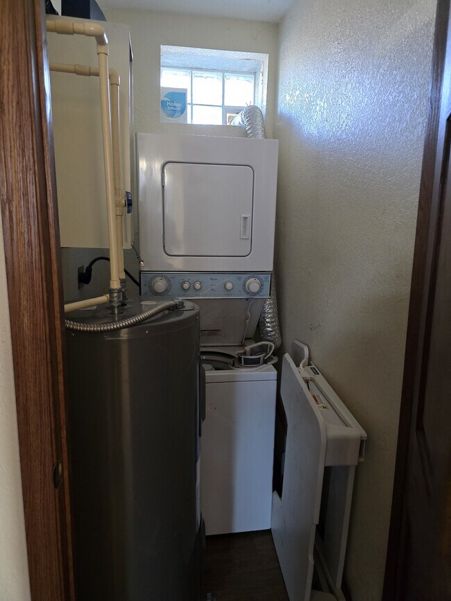 Building Photo - 3634 E Bottsford Ave