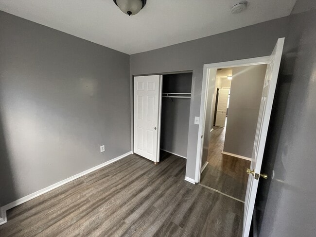 Building Photo - 537 Newton Ave