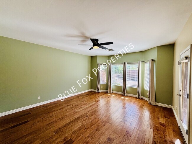 Building Photo - 11678 N Red Creek Pl