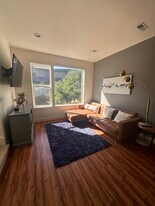 Building Photo - 1037 W Rooftop Dr