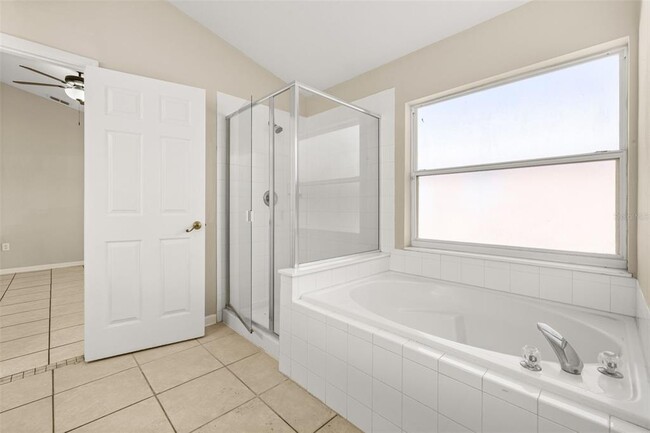 Building Photo - 3145 Stonehurst Cir