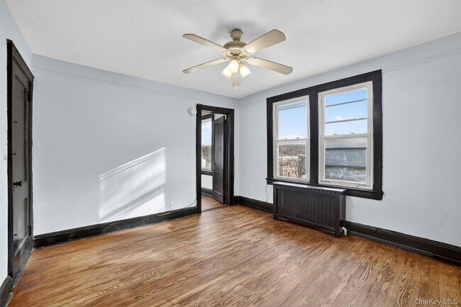 Building Photo - 364 Ashford Ave