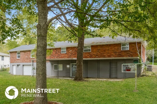 Building Photo - 6946 N Hickory St