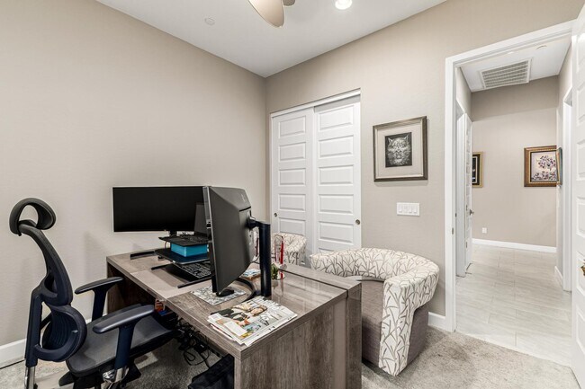 Building Photo - 7611 E Camino Vivaz