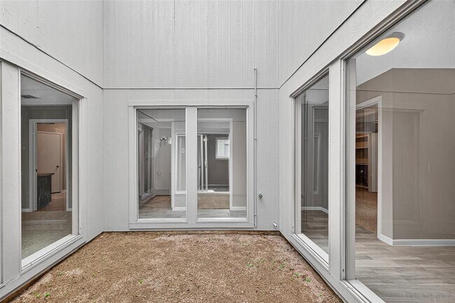 Building Photo - 16019 Parksley Dr