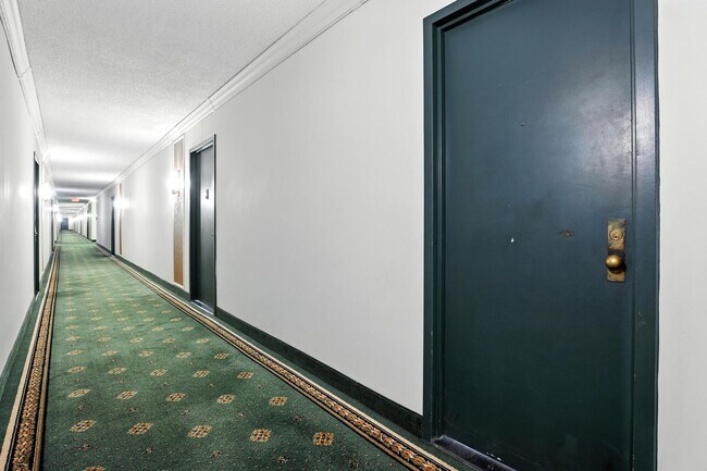 Building Photo - 3705 S George Mason Dr