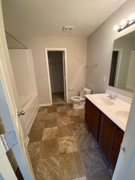 Primary Bathroom - 2036 East Park Dr