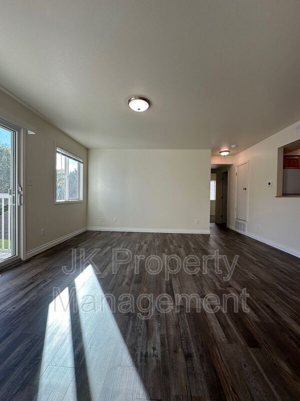 Building Photo - 1210 5th St S