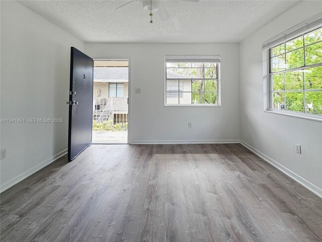 Building Photo - 6617 SW 10th St