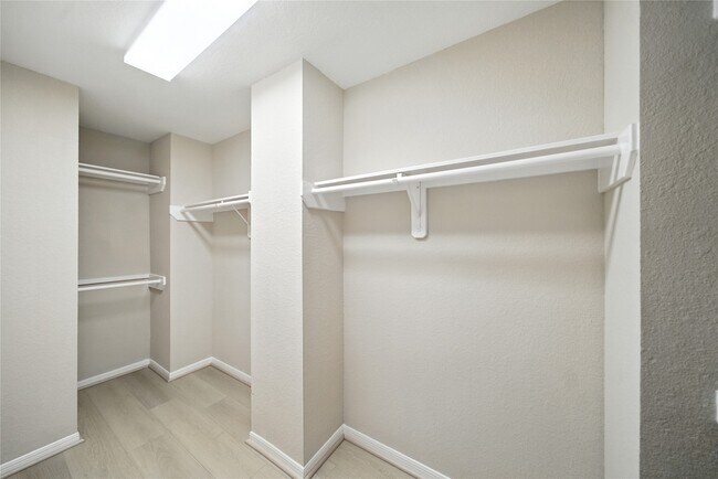 Building Photo - 21611 Balsam Brook Ln