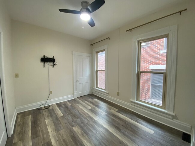 Building Photo - Harrison West 2 Bedroom