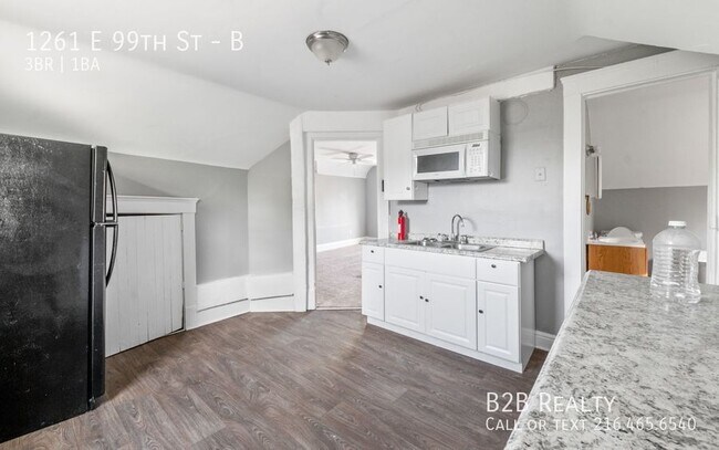 Building Photo - 1261 E 99th St