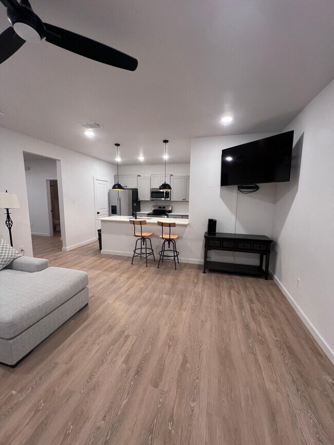 Building Photo - 5805 Virginia Ave