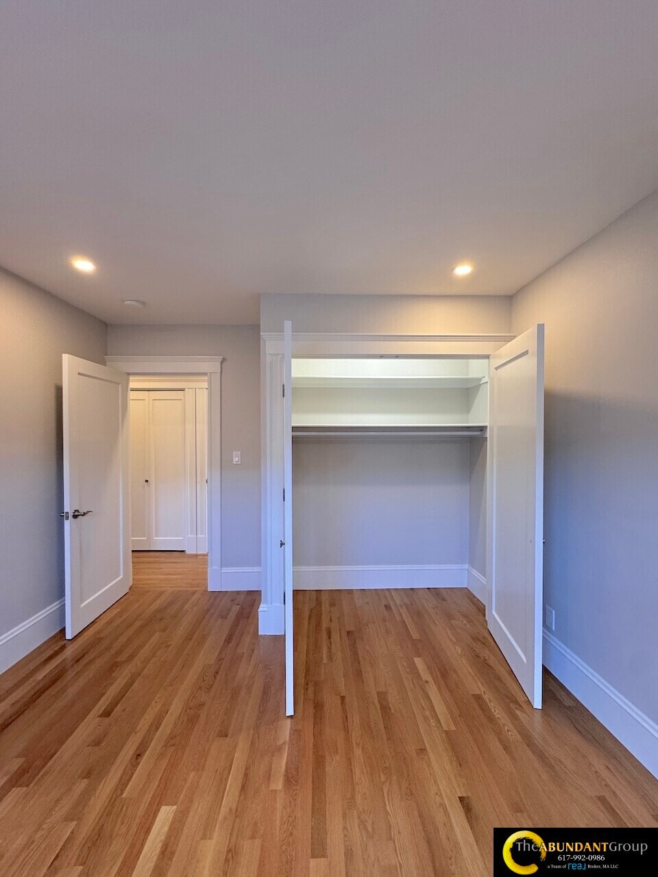 Building Photo - 14 White St