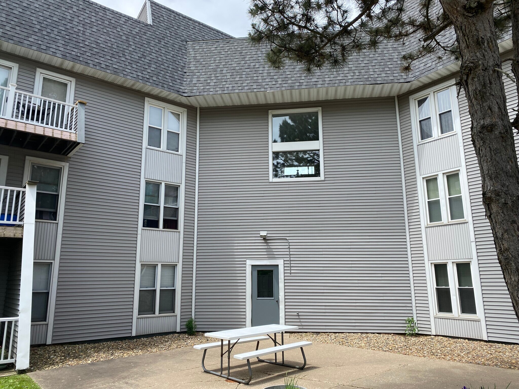Building Photo - 2622 W Willowlake Dr