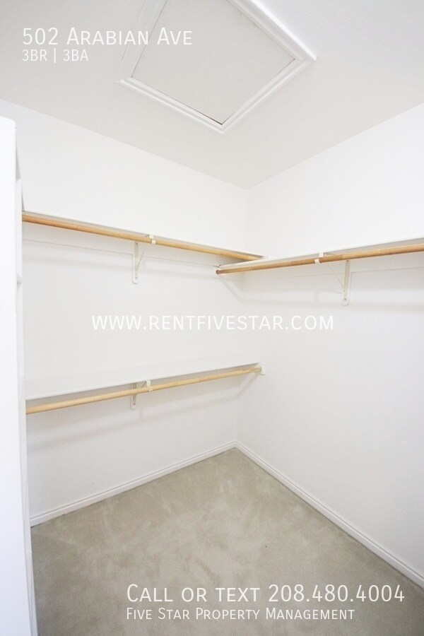 Building Photo - Stunning, Large Home in Highland Area! Vis...