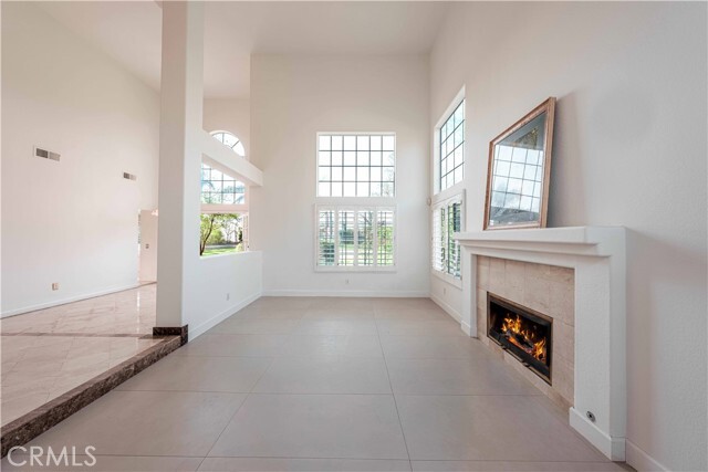Building Photo - 32981 N Peak Dr