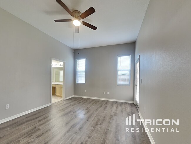 Building Photo - 5547 Braddock Dr