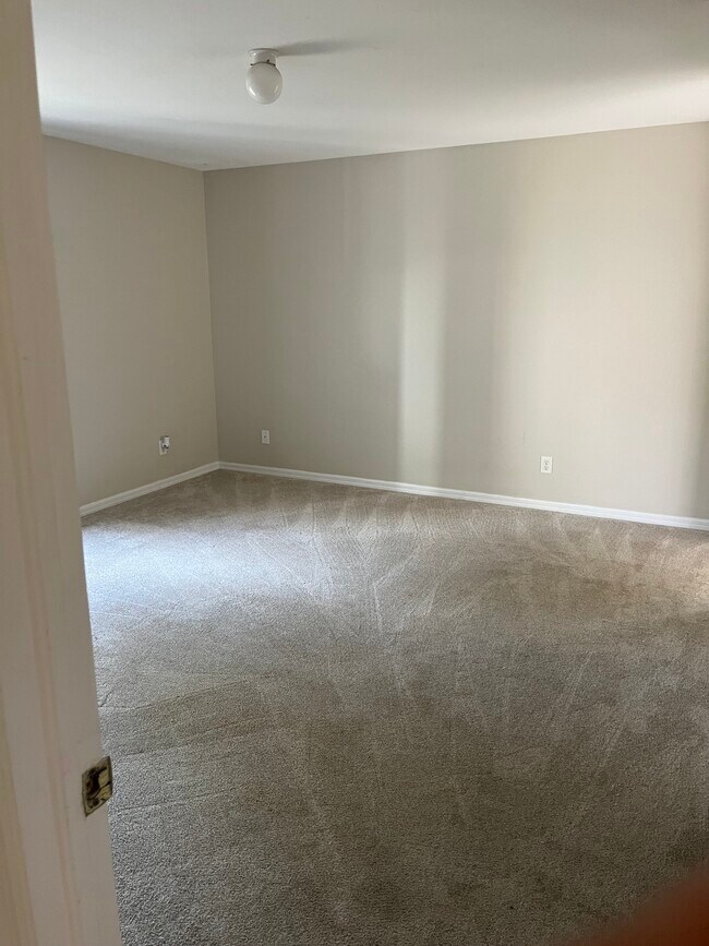 Building Photo - 1534 Mincey Terrace