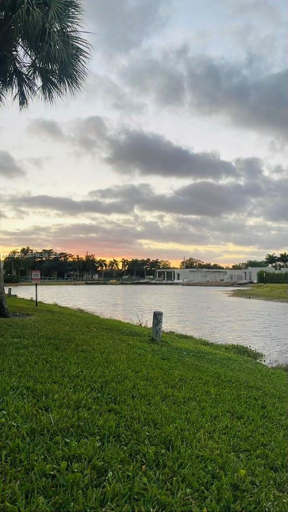 Building Photo - 16755 Hemingway Dr