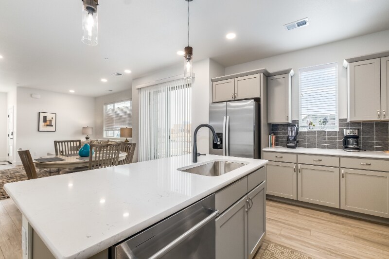 Building Photo - 5795 Champlain Dr