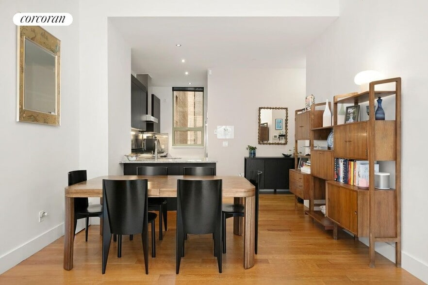 Building Photo - 48 Laight St