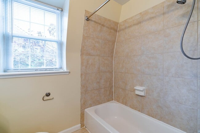 Building Photo - Beautifully Maintained 3 Levels, 2 Bedroom...