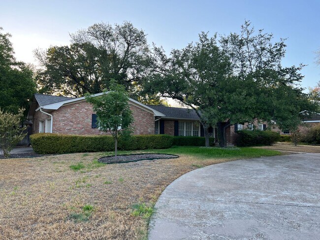 Building Photo - Single Family Home