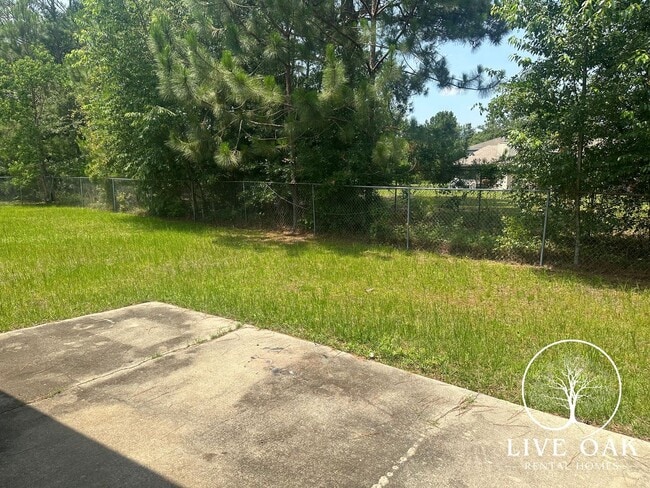 Building Photo - MOVE IN SPECIAL: $500 OFF 1ST MONTH'S RENT!**