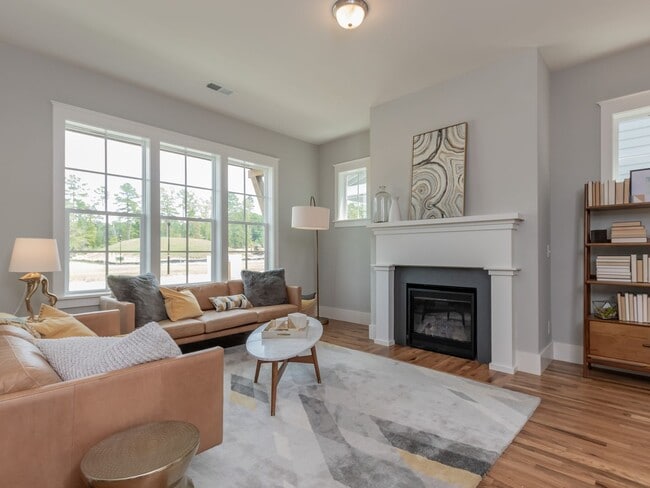 Building Photo - WOW!! One of the best Locations in one of the most desired neighborhoods