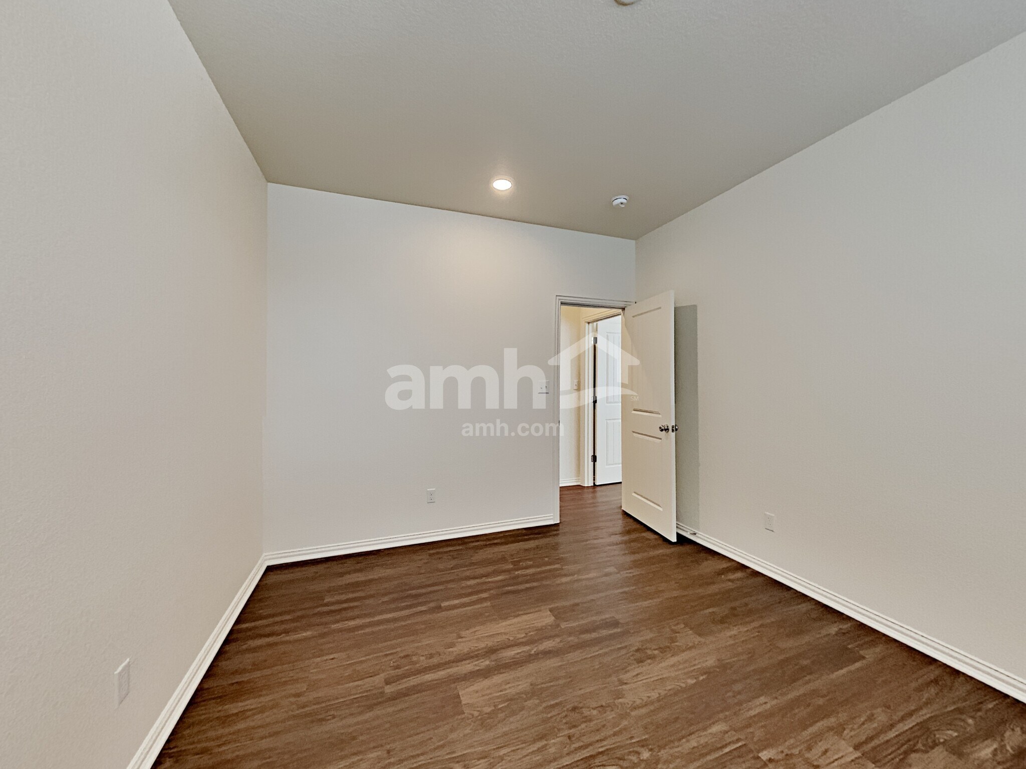 Building Photo - 2721 Wolfcreek