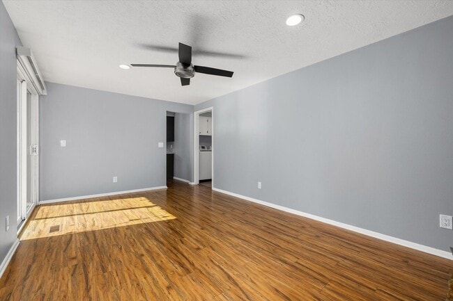 Building Photo - 3 Bed + Bonus in West Boise!