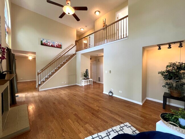 Building Photo - 812 Canterbury Ln