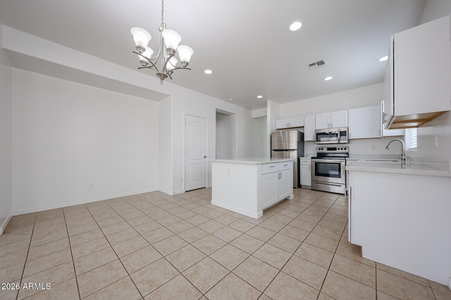 Building Photo - 41298 W Park Hill Dr