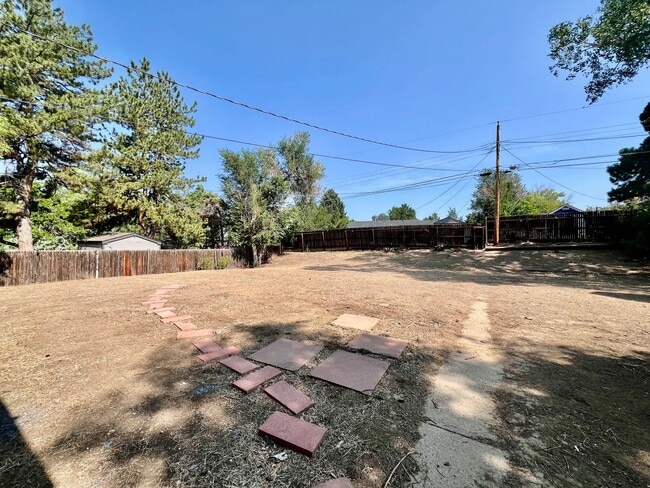 Building Photo - 7135 S Birch Way