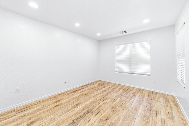 Building Photo - 2899 W White Canyon Rd