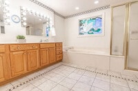 Building Photo - 6 Fur Ct W