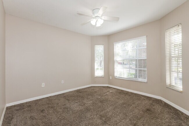 Building Photo - 11239 Lake Lanier Dr