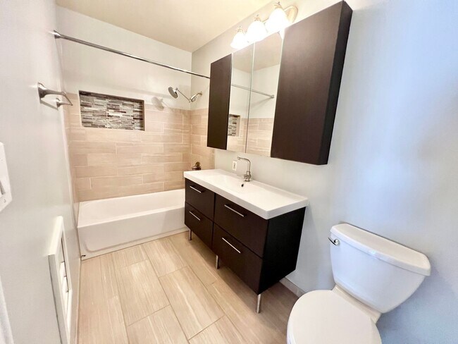 Building Photo - Delightful 3BD/2BA Home with Fruit & Veggie Garden, Back Patio, Solar & In-Unit Laundry