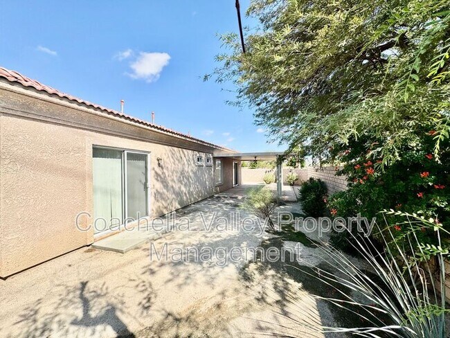 Building Photo - 74091 Daisy Ln