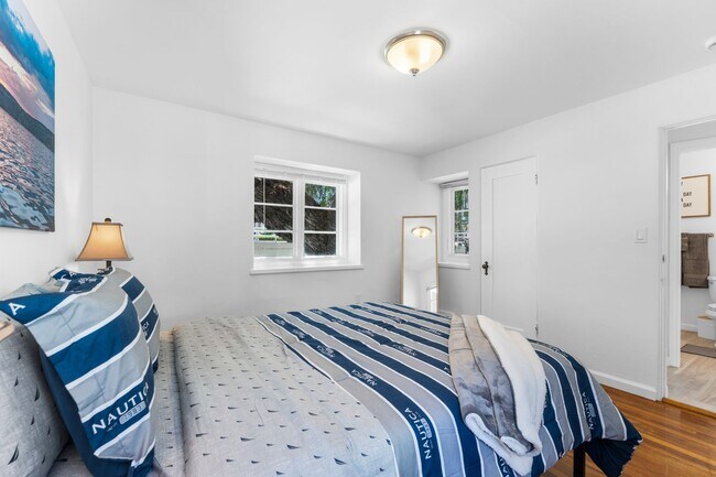 Building Photo - Charming 2 Bed 1 bath "fully furnished monthly rental" in La Jolla Village.