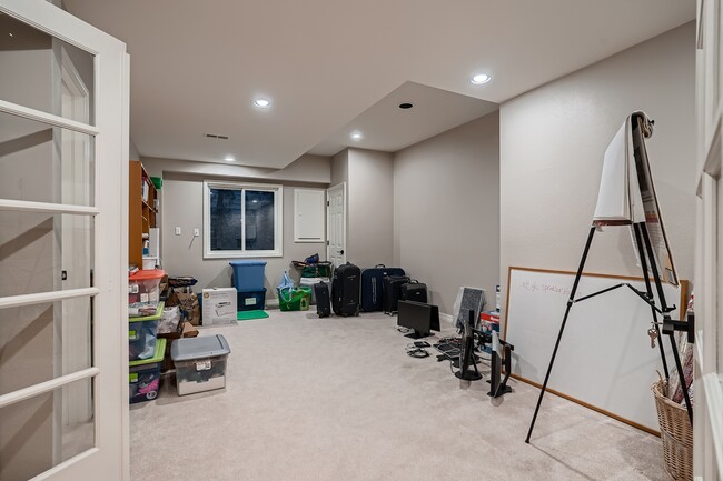 Building Photo - 7046 Forest Ridge Cir