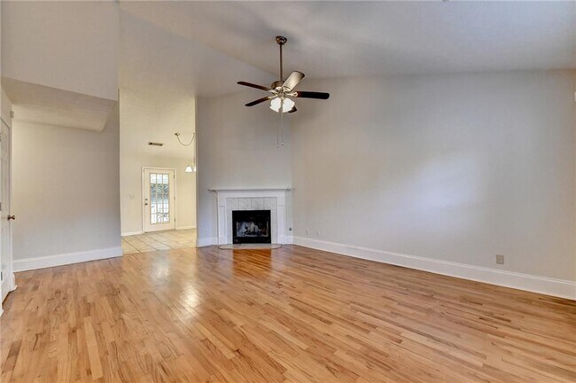 Building Photo - 3112 Sentinel Cir