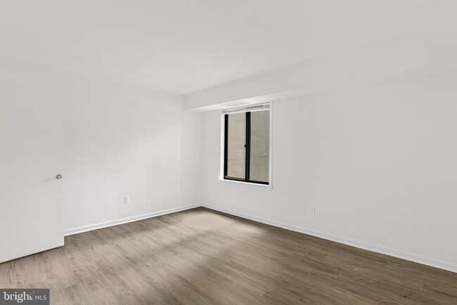 Building Photo - 9629 White Acre Rd