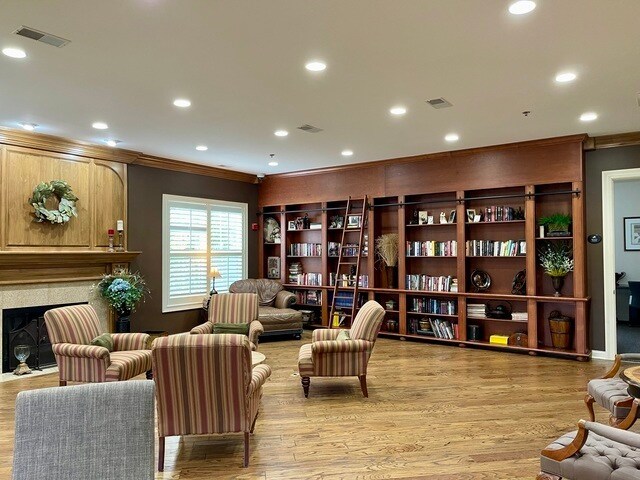 Building Photo - 738 Spires Dr