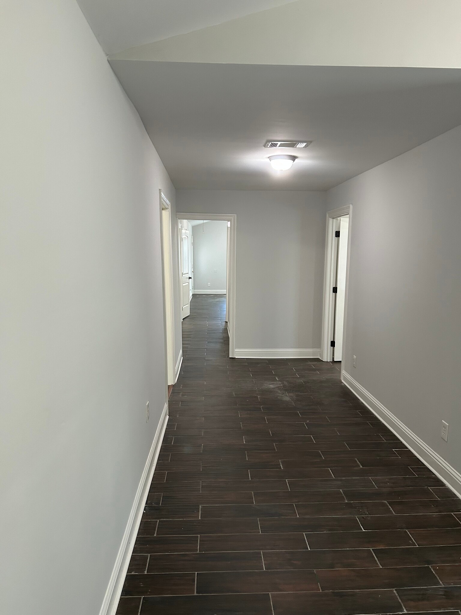 Building Photo - 193 Chevrolet St