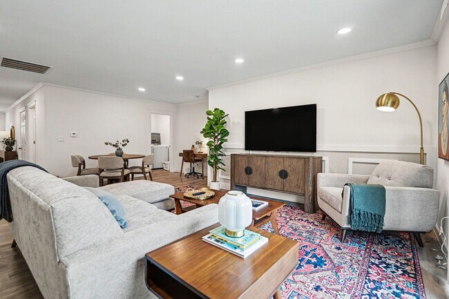 Building Photo - New 4BR Home | Ideal for Families & Teams